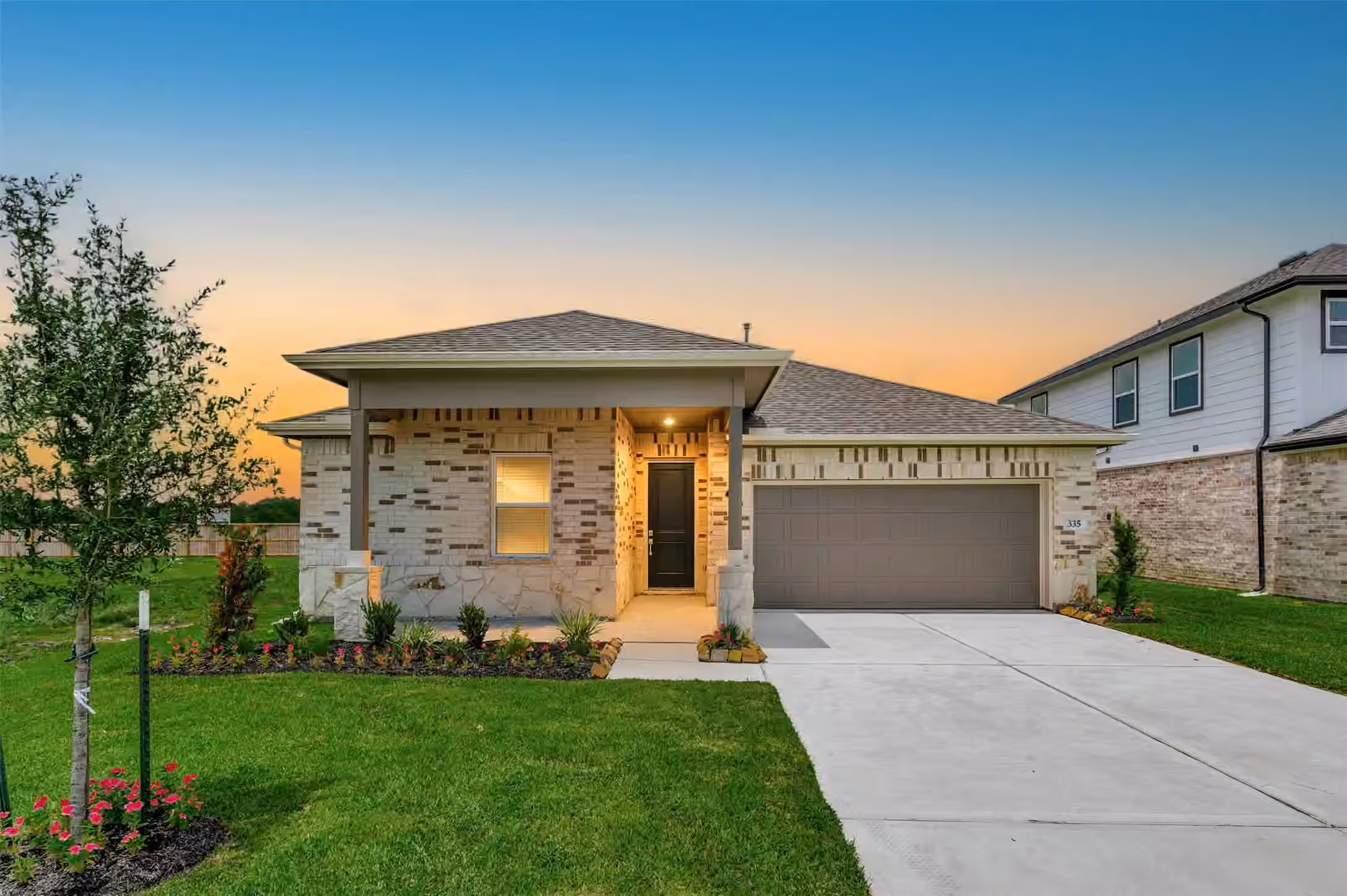 Photo of 335 West Rose Marie Lane, Montgomery, TX 77356