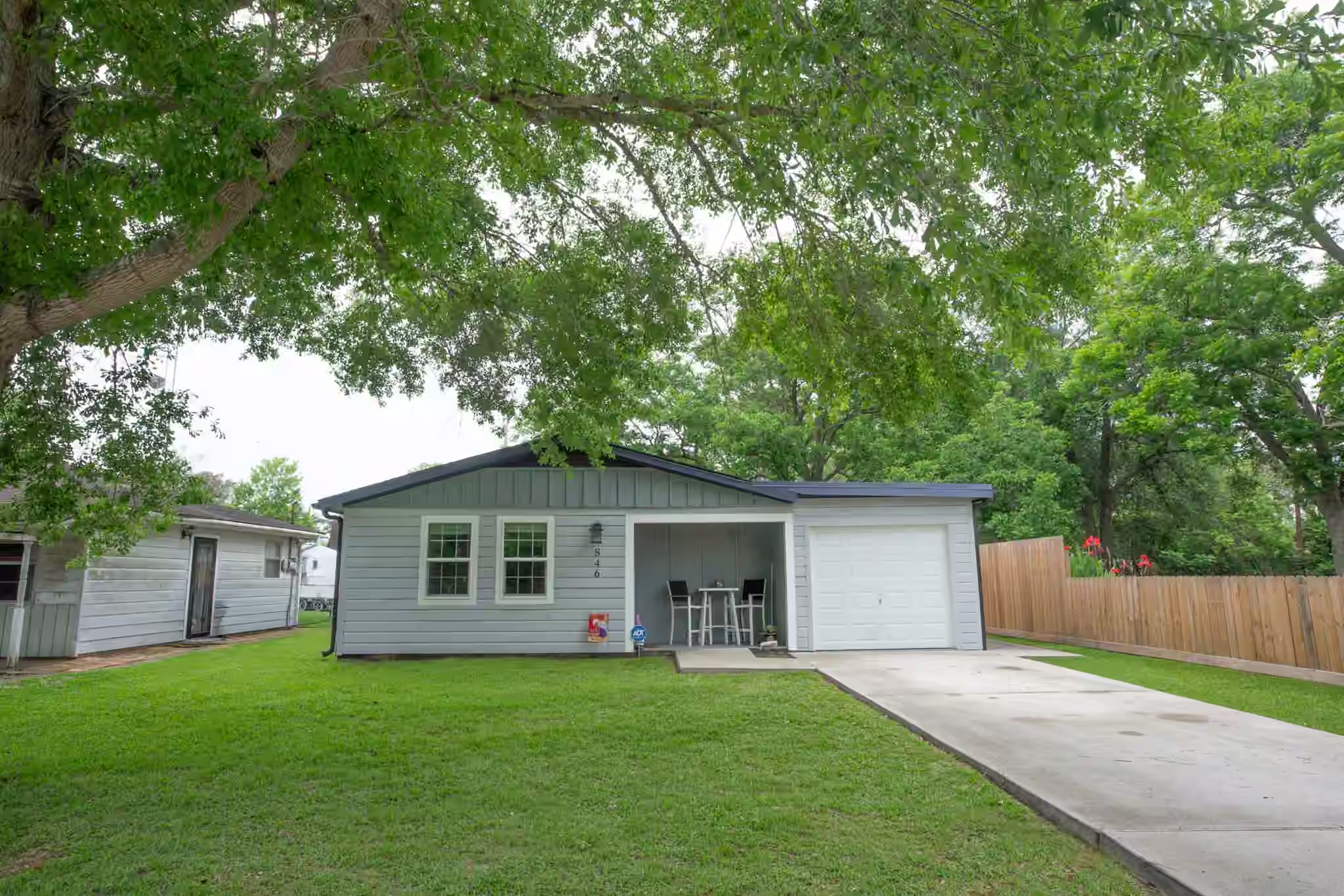 Photo 4 of 846 S Anderson Street, Angleton, TX