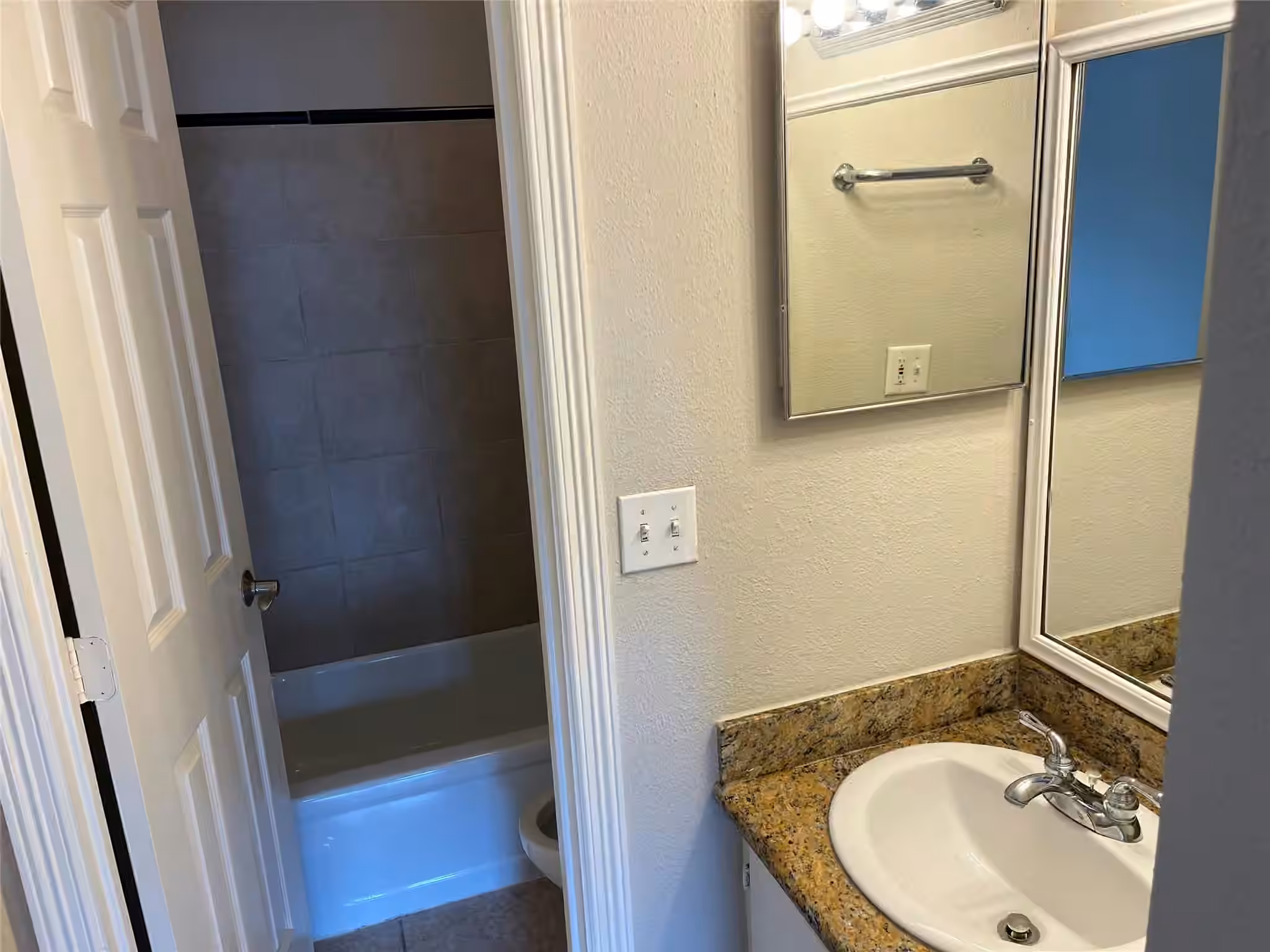 Photo 7 of 260 El Dorado Boulevard 805, Houston, TX