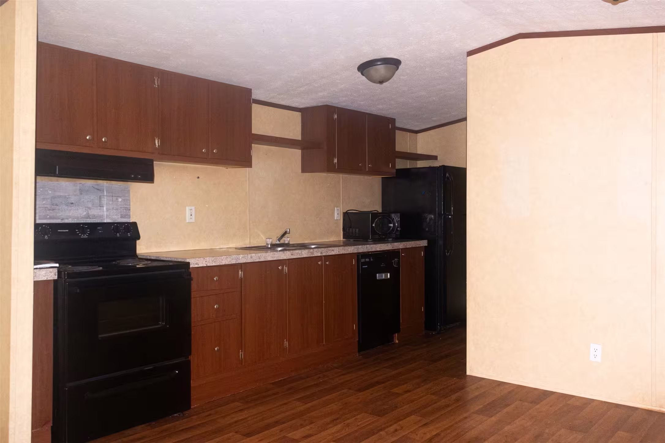 Photo 6 of 8916 Lakeside Drive, Plantersville, TX