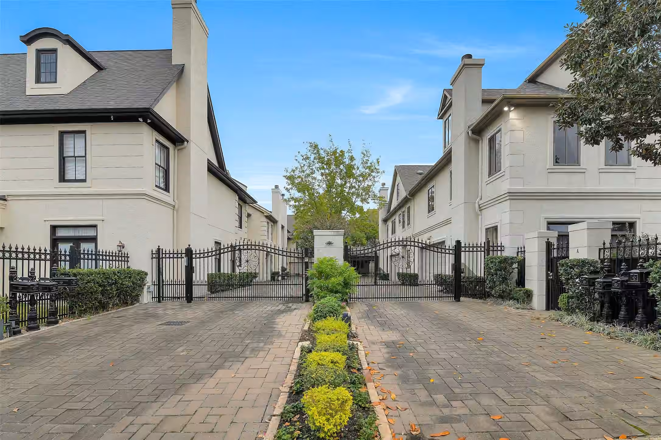 Photo 3 of 2121 Potomac Drive B, Houston, TX