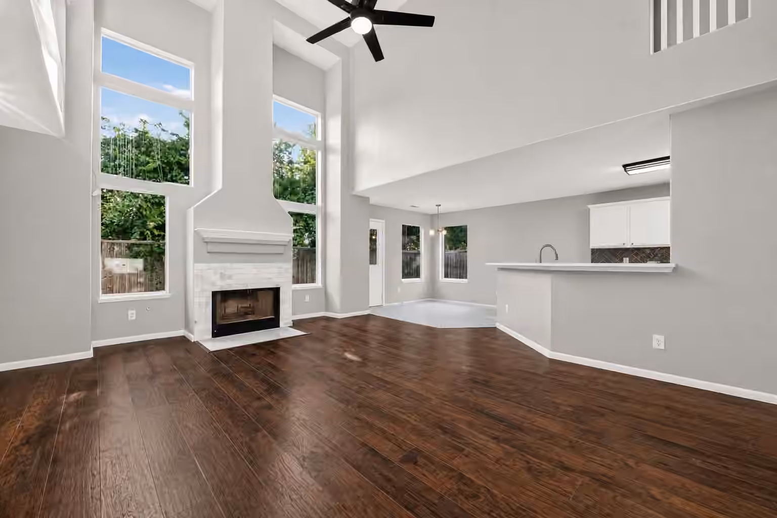 Photo 4 of 3635 Lindenfield Drive, Katy, TX