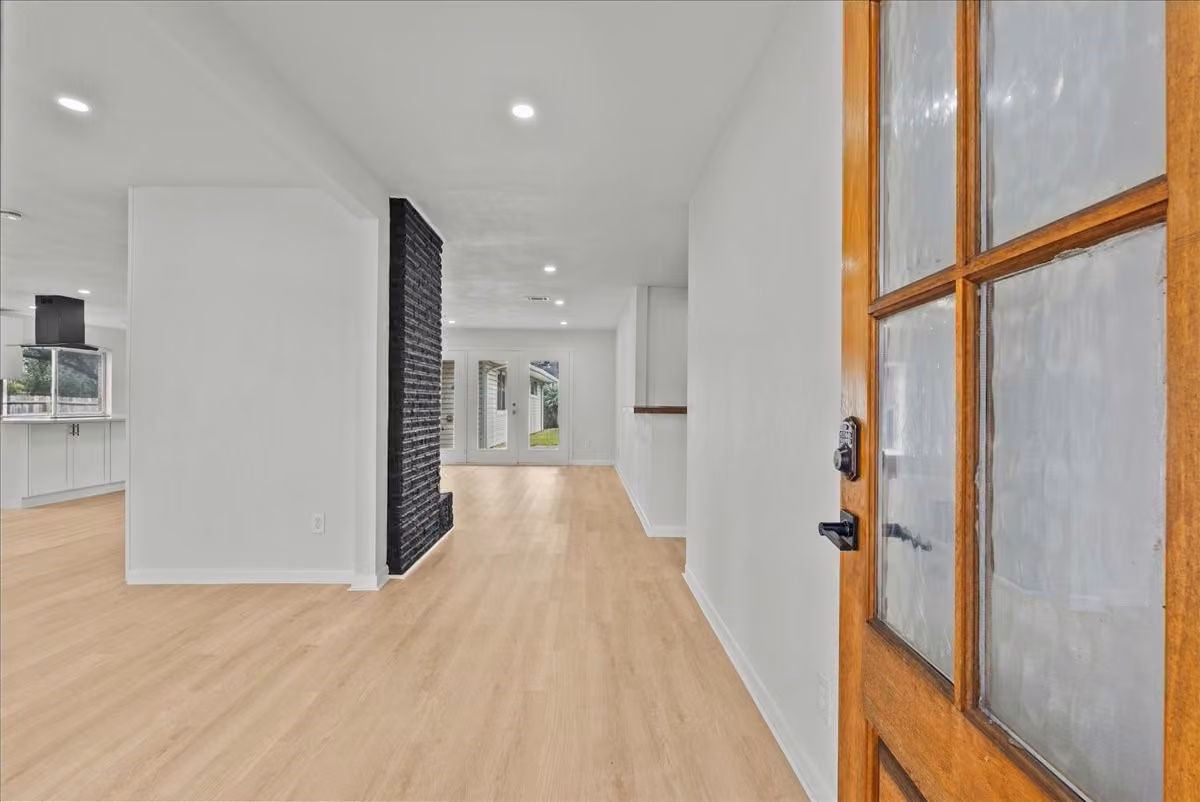 Photo 2 of 5762 Birdwood Road, Houston, TX
