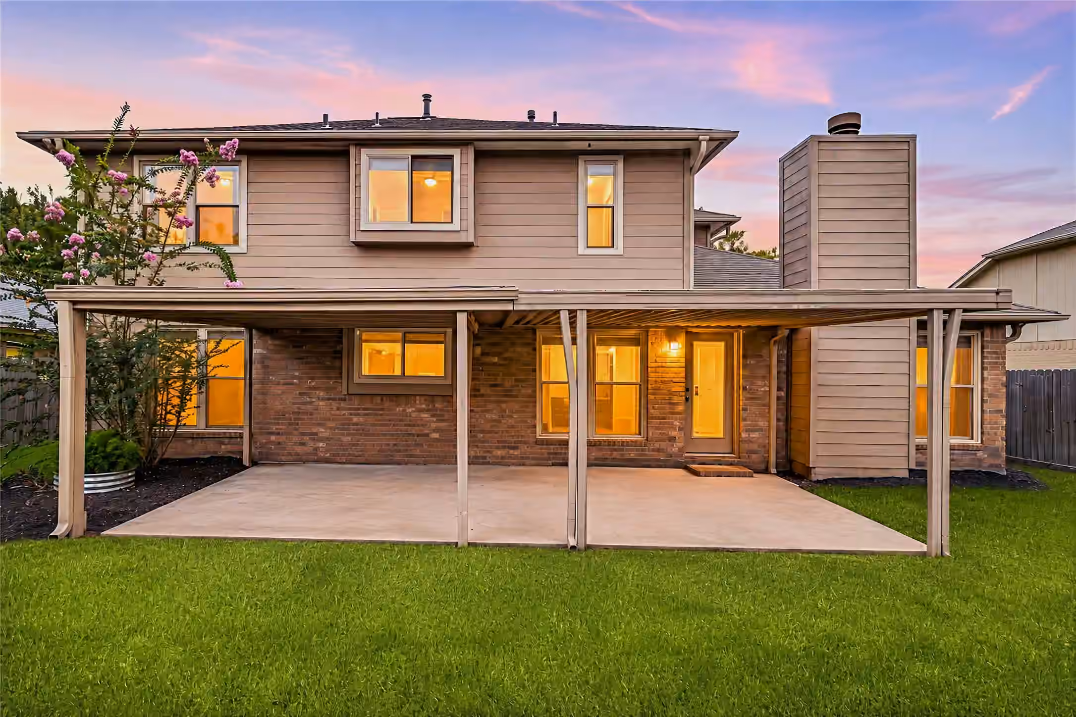 Photo 2 of 1906 Coronado Street, Friendswood, TX