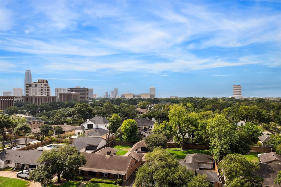 Photo 3 of 5656 San Felipe Street 1205, Houston, TX
