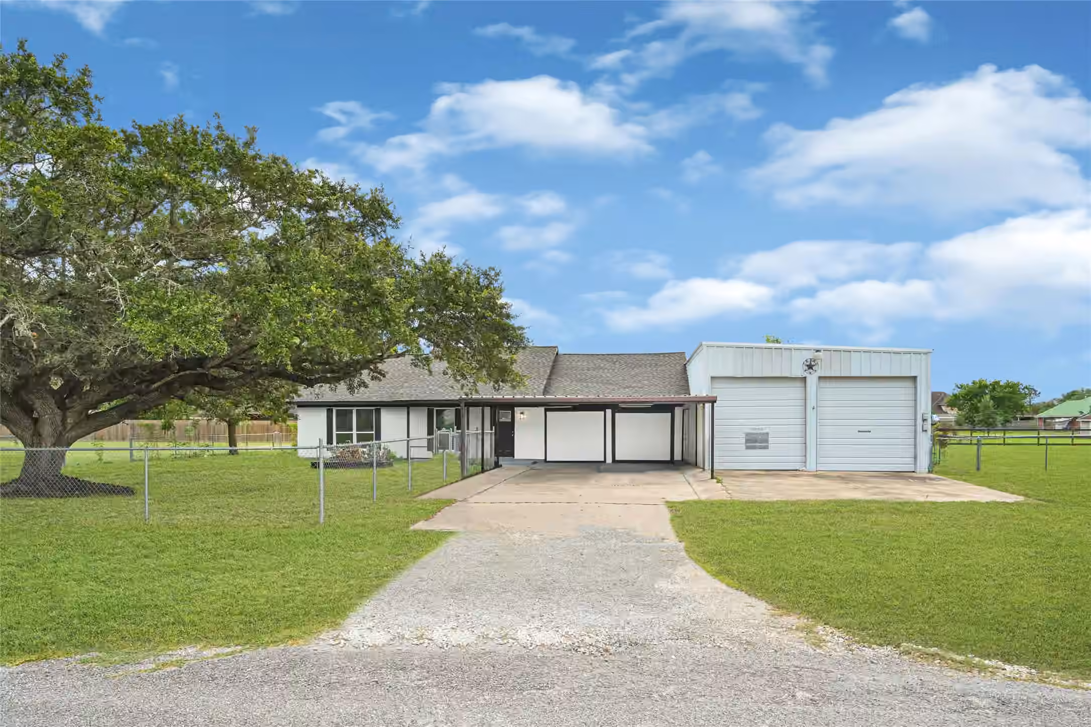 Photo 2 of 1434 County Road 850, Alvin, TX