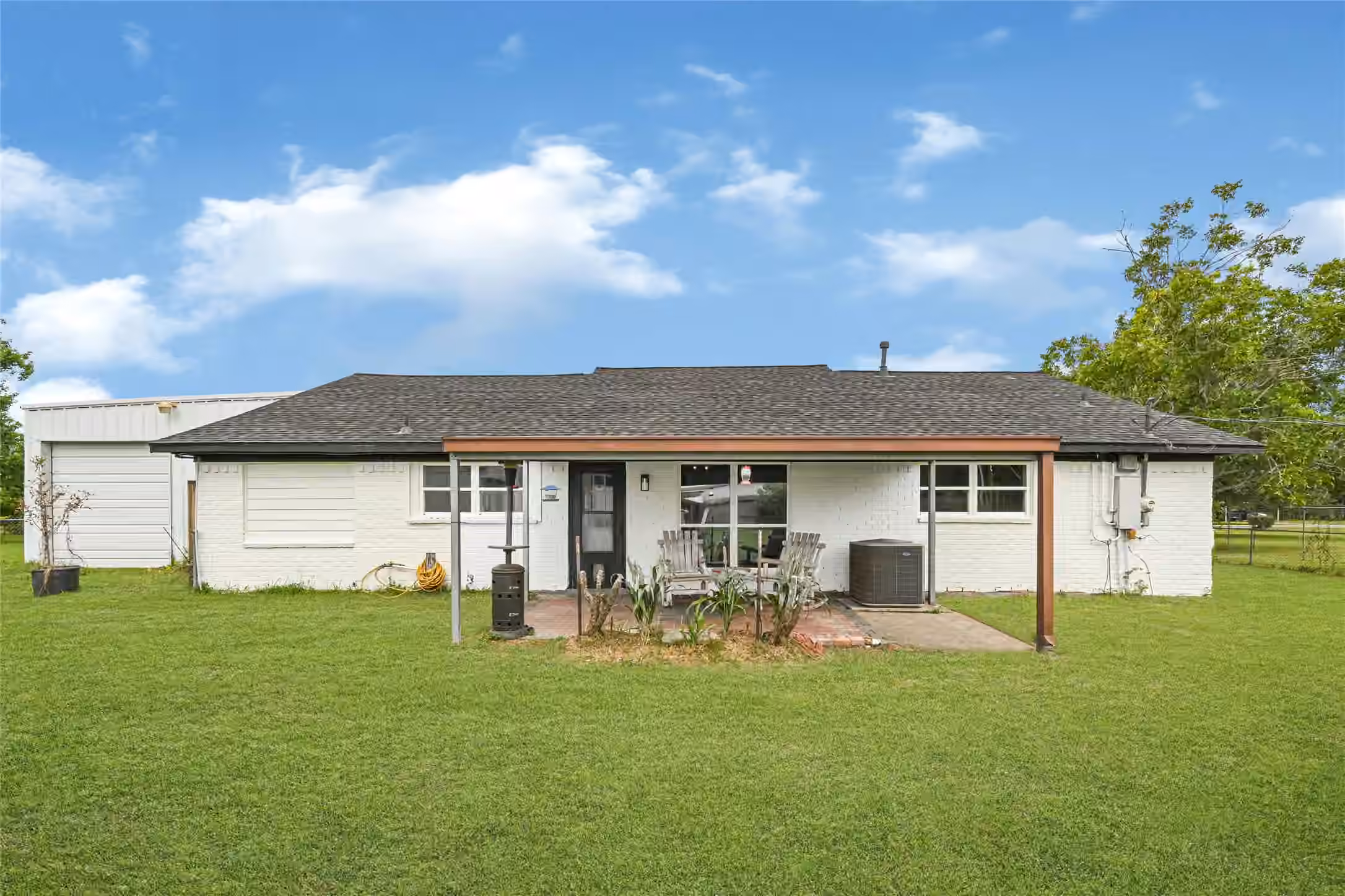 Photo 7 of 1434 County Road 850, Alvin, TX