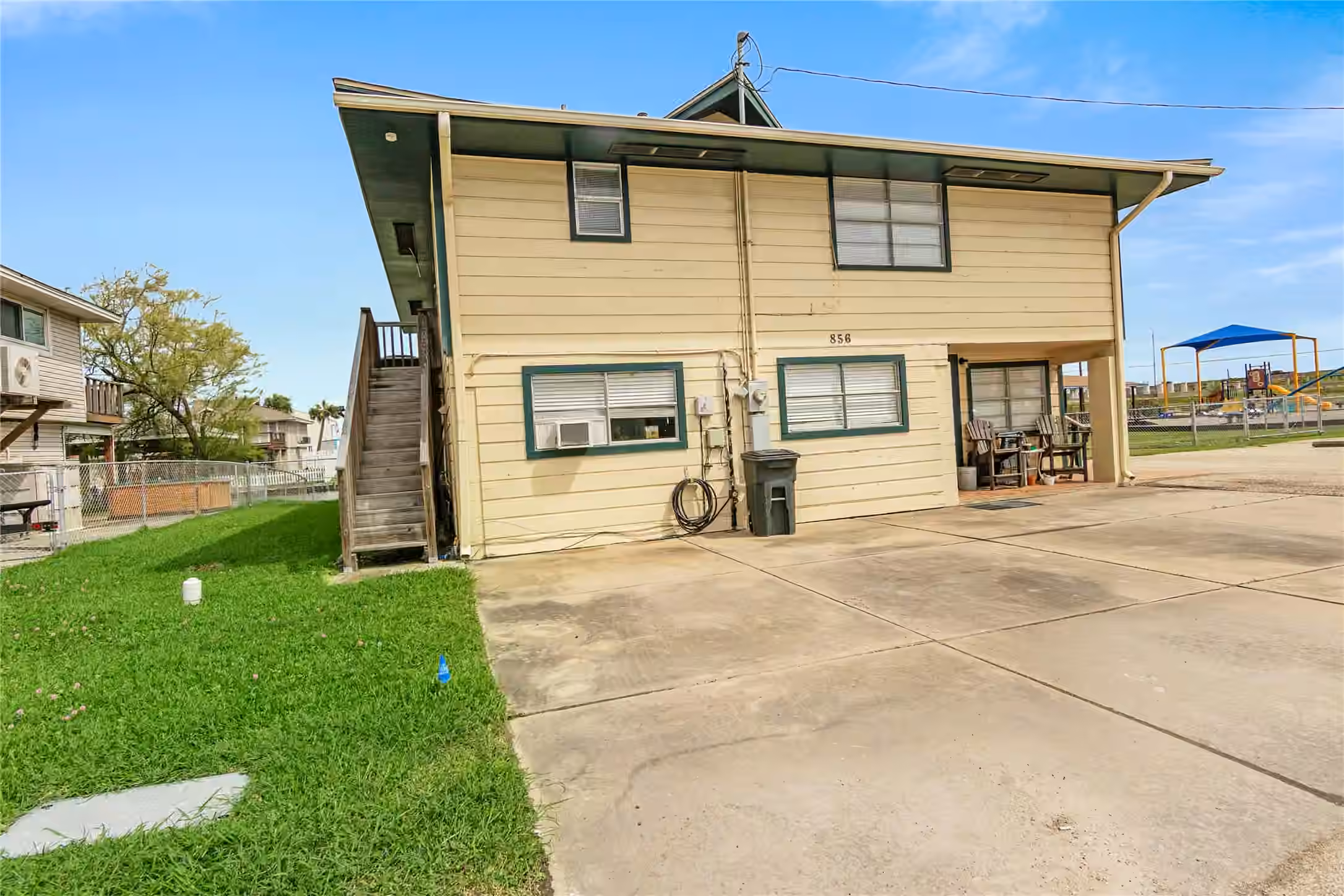 Photo 2 of 856 Bonita Street, Bayou Vista, TX