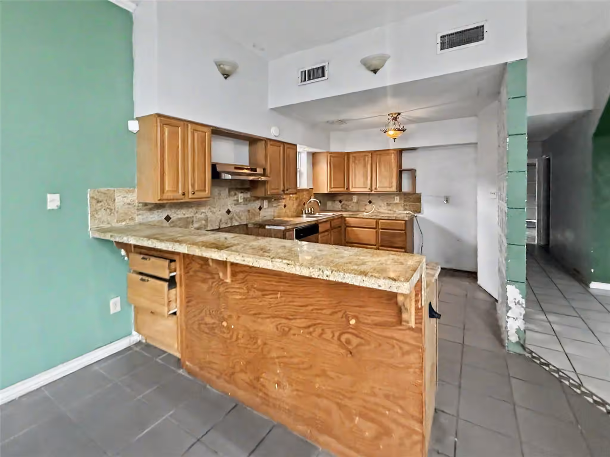 Photo 5 of 2106 Avenue L, Galveston, TX