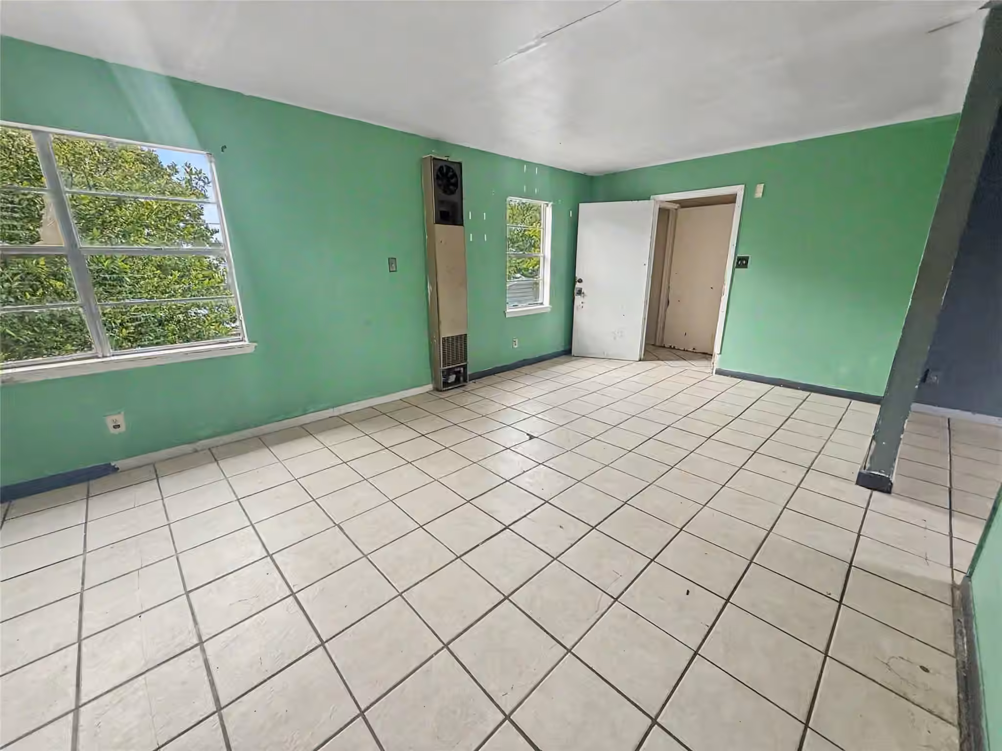 Photo 7 of 2106 Avenue L, Galveston, TX