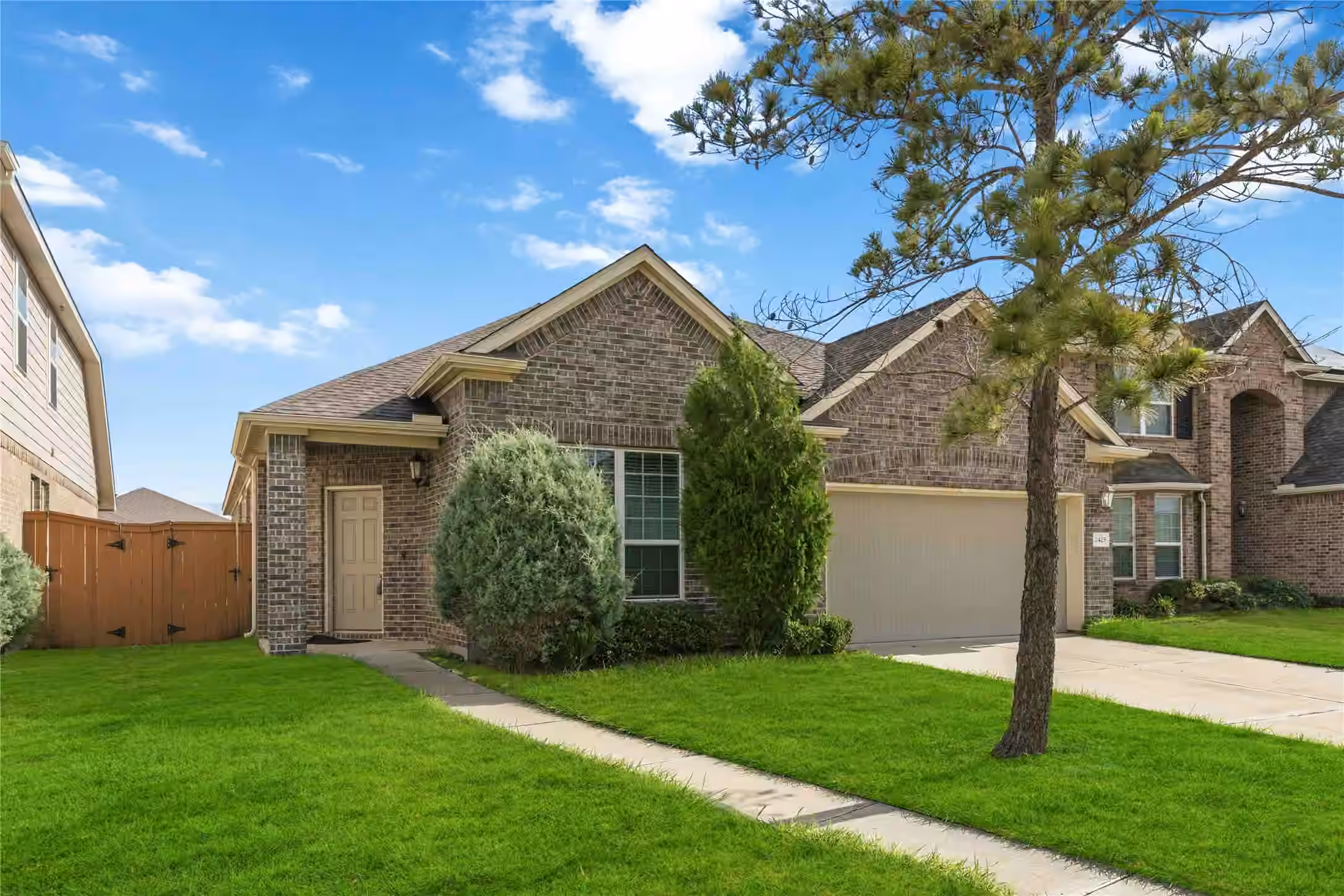 Photo of 2425 Temple Crag Drive, Rosharon, TX