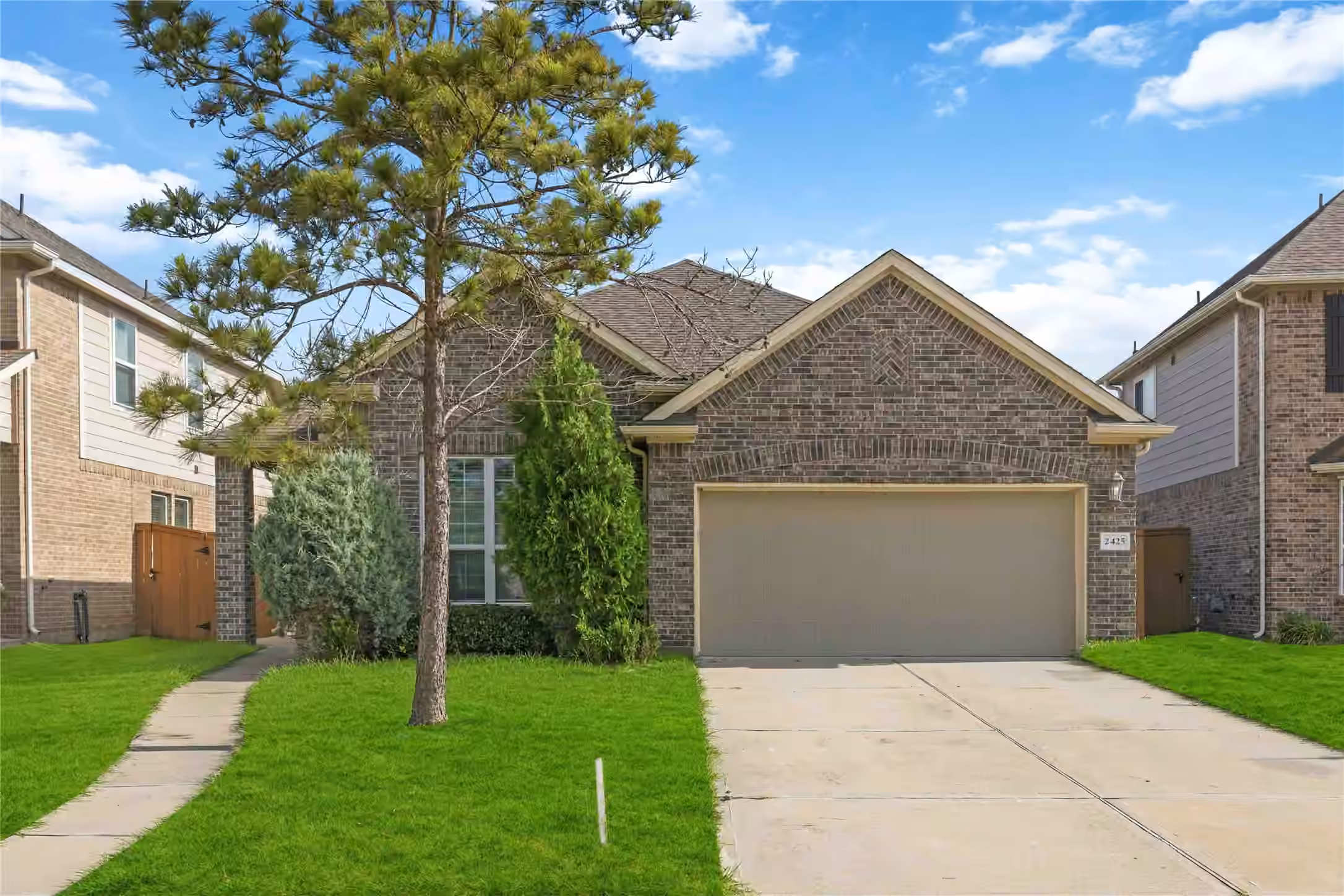 Photo 2 of 2425 Temple Crag Drive, Rosharon, TX