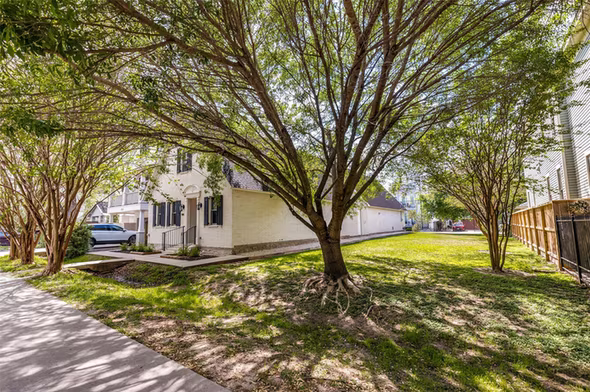 Photo 2 of 927 Nicholson Street, Houston, TX