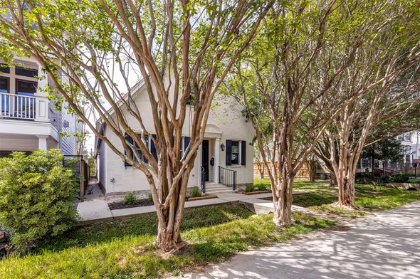 Photo 3 of 927 Nicholson Street, Houston, TX