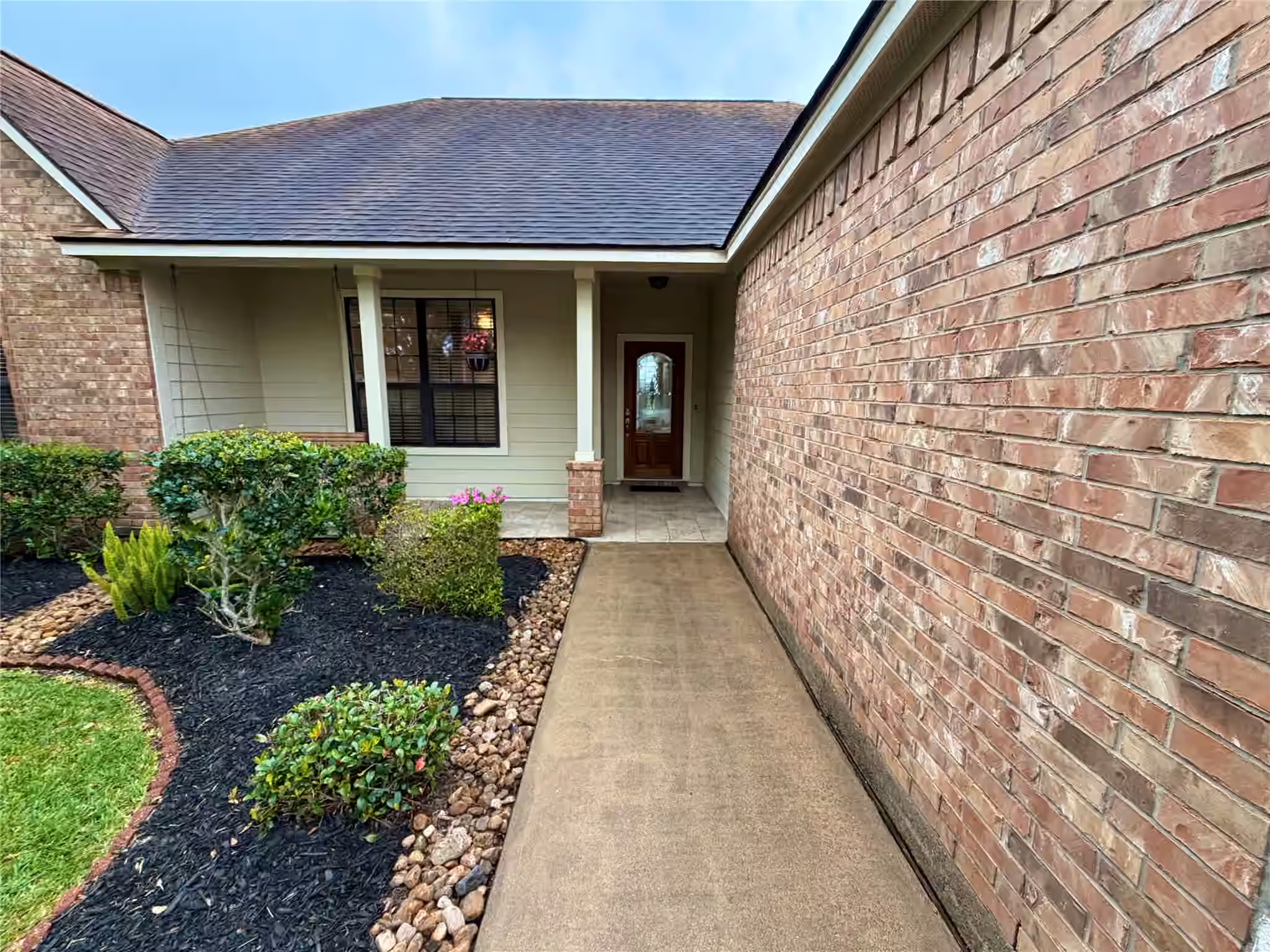 Photo 2 of 1448 S Bluebonnet Lane, Angleton, TX
