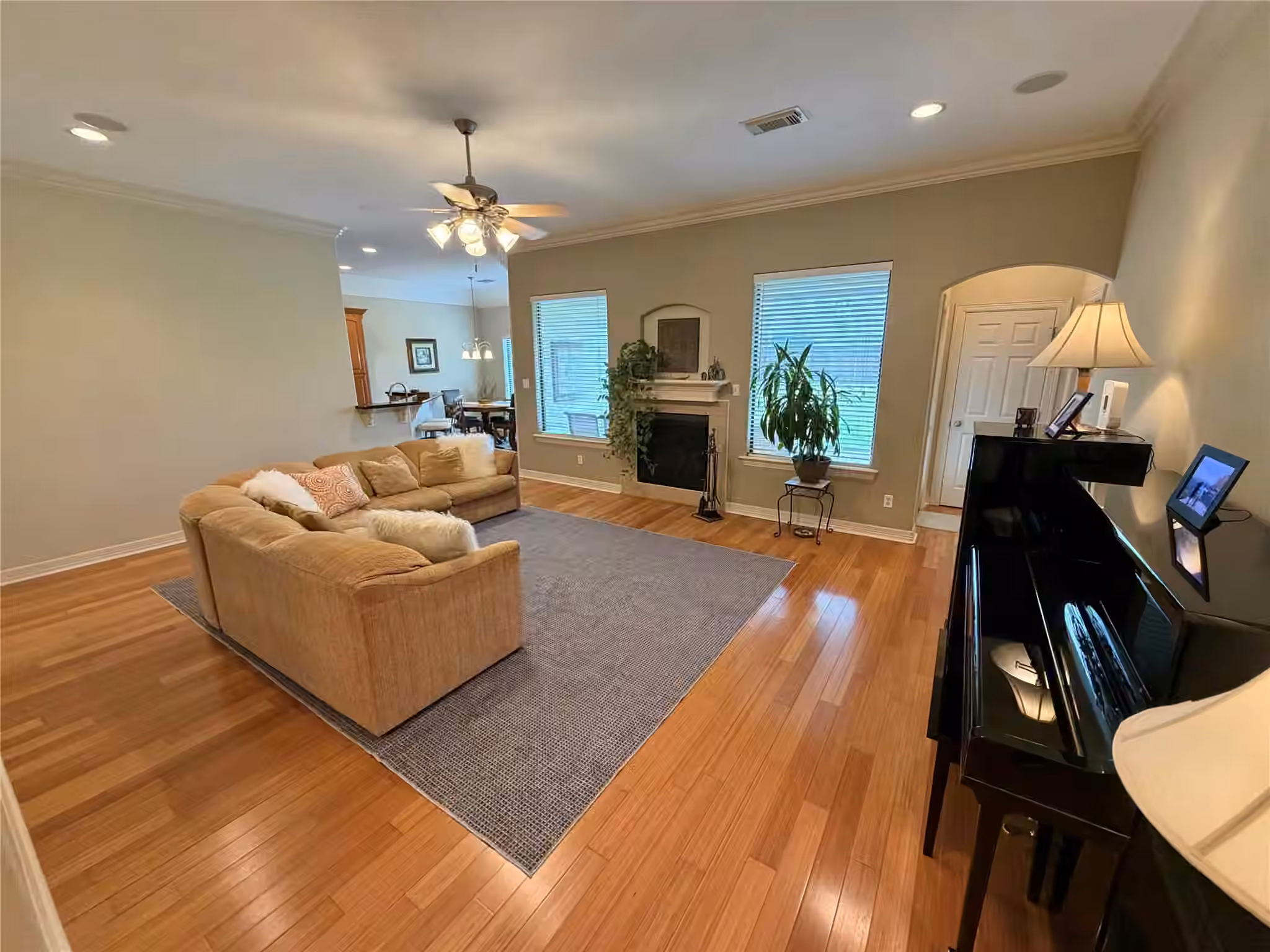 Photo 4 of 1448 S Bluebonnet Lane, Angleton, TX