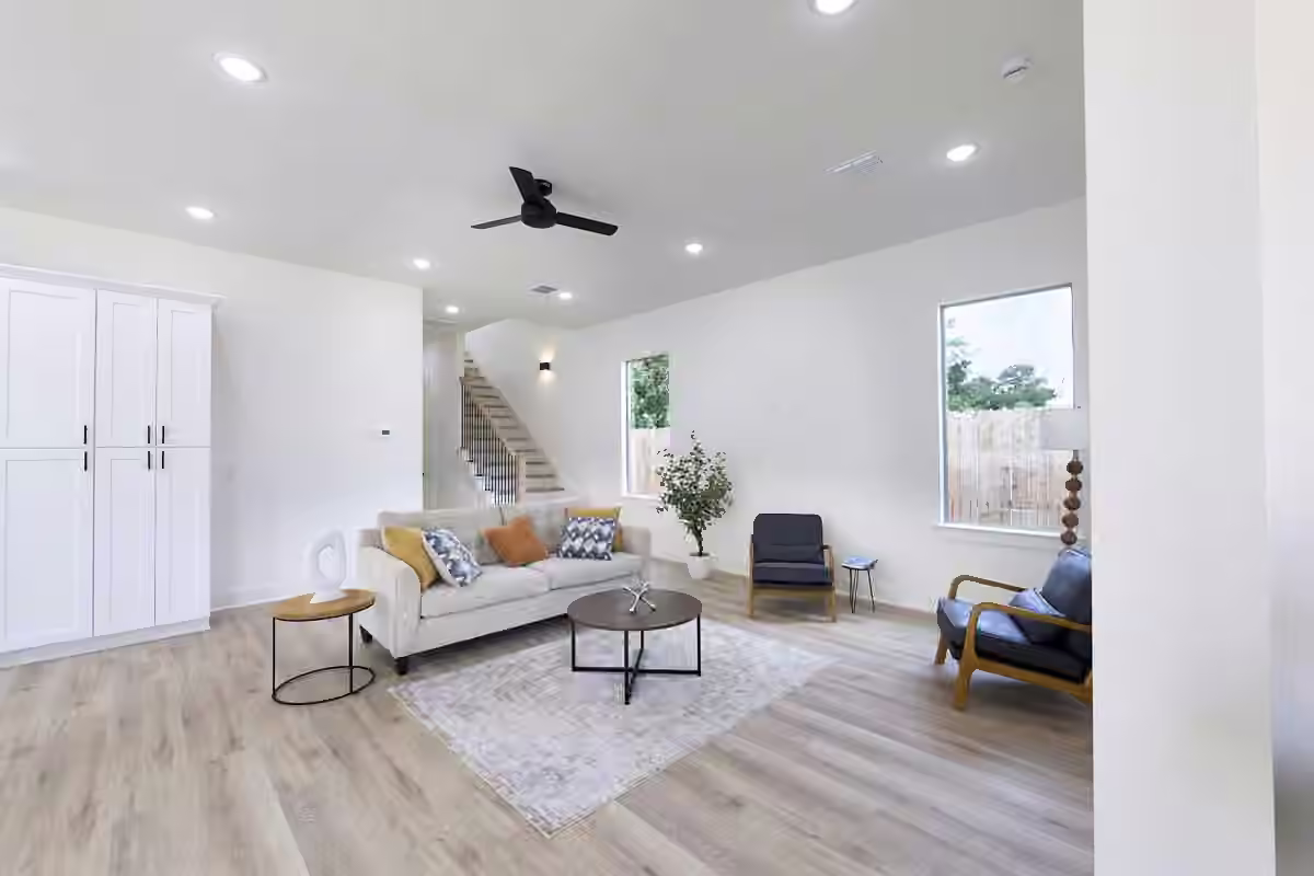 Photo 3 of 8803 Hollywood Garden Lane, Houston, TX