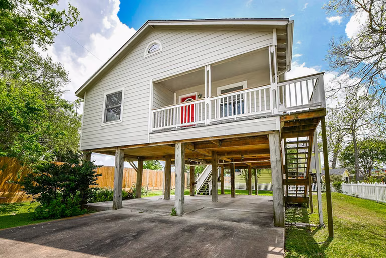 Photo of 704 6th Street, Kemah, TX