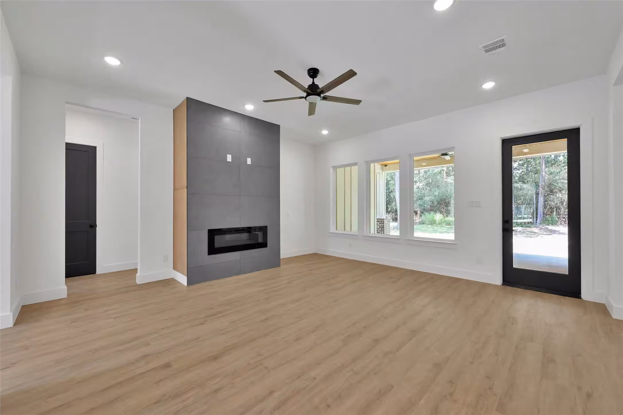 Photo 3 of 6422 Sugar Bush Drive, Magnolia, TX
