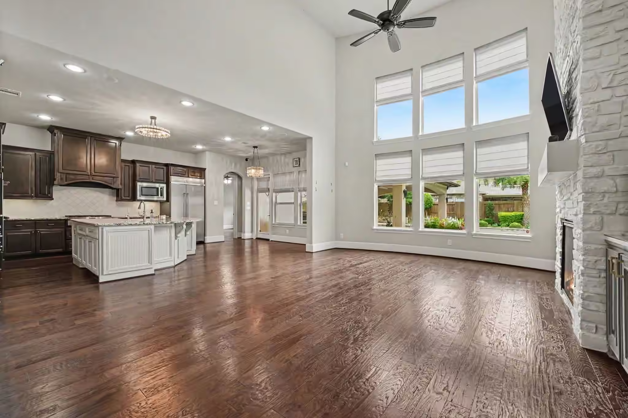 Photo 6 of 1104 Hackberry Branch Lane, Friendswood, TX