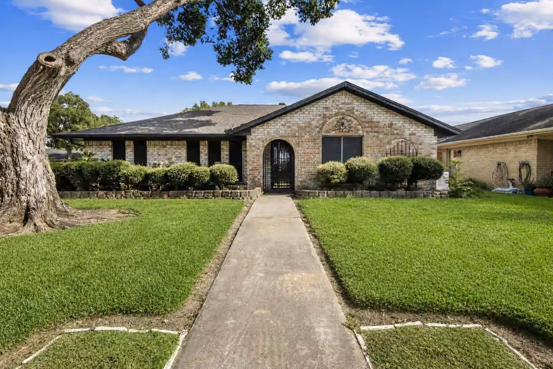 Photo of 201 E Temperance Lane, Deer Park, TX