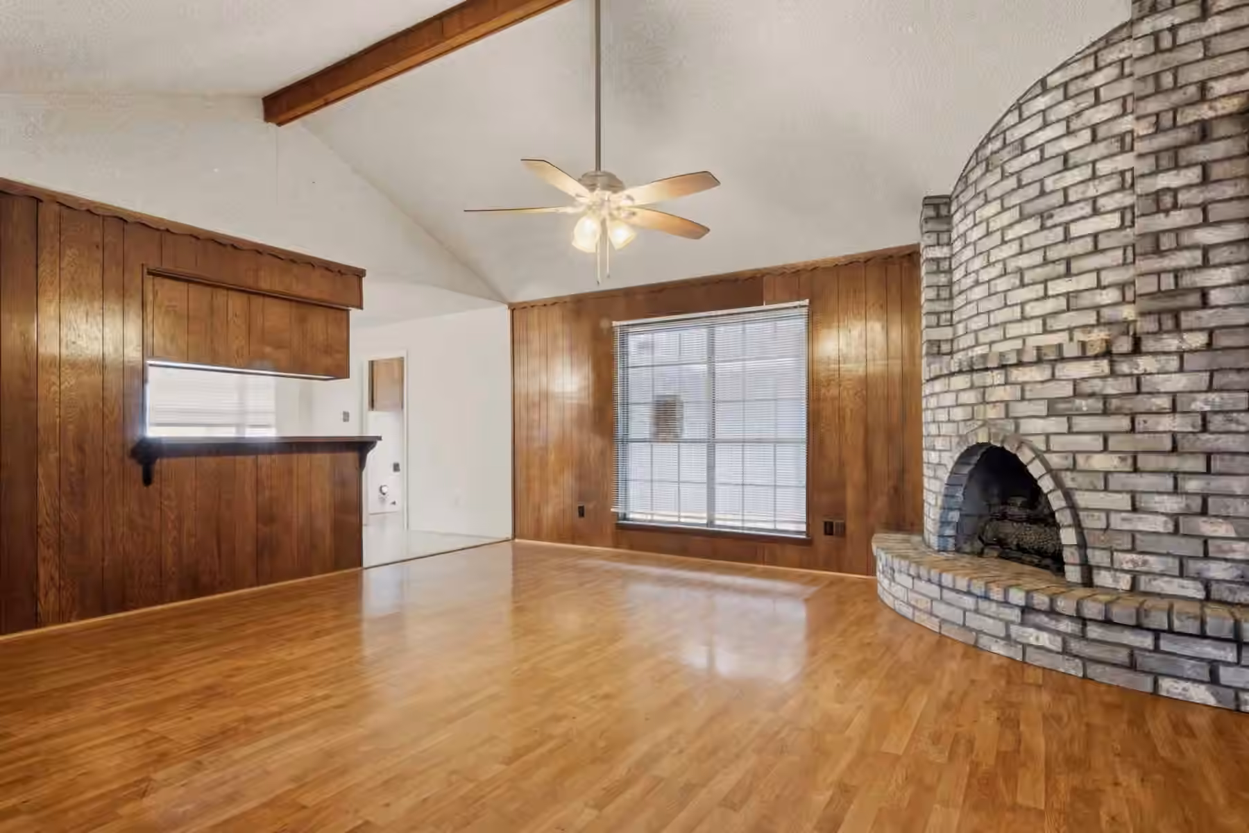 Photo 5 of 201 E Temperance Lane, Deer Park, TX