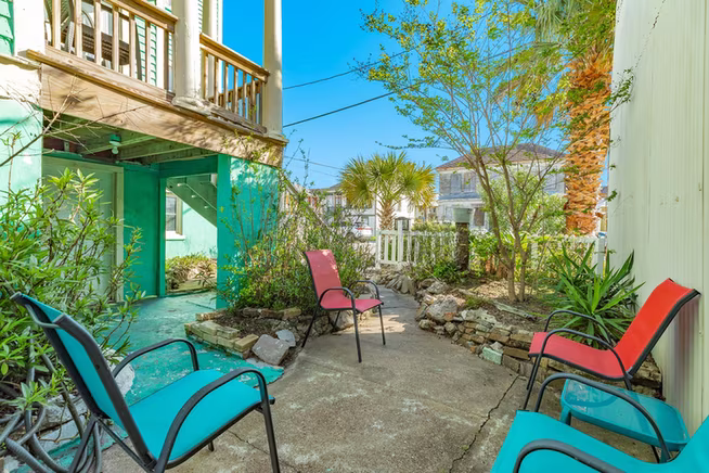 Photo 6 of 415 14th Street, Galveston, TX
