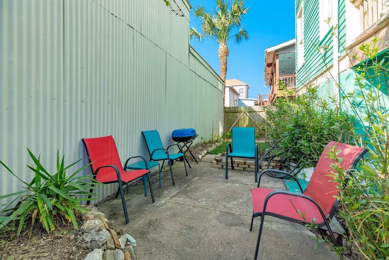 Photo 7 of 415 14th Street, Galveston, TX