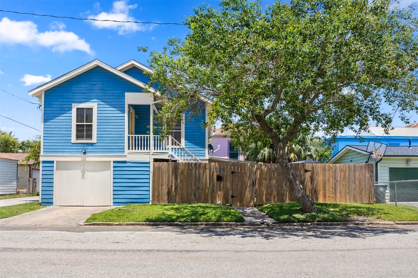 Photo 2 of 2314 44th Street, Galveston, TX