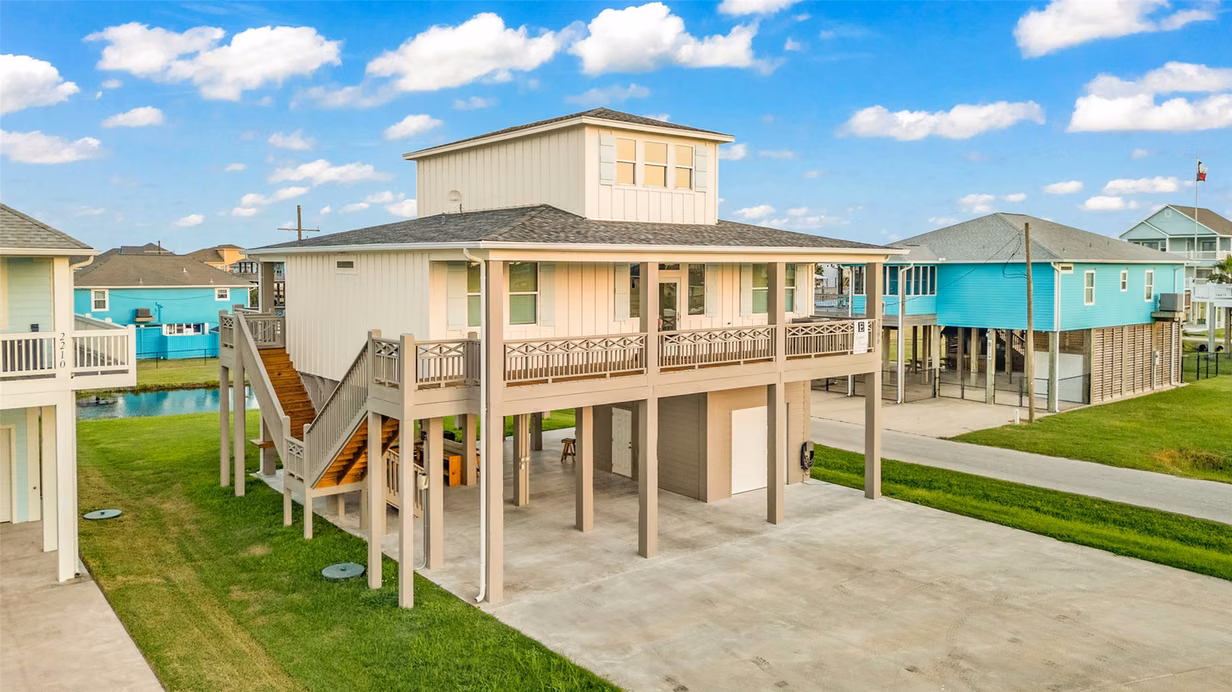 Photo of 2200 Crab Street, Crystal Beach, TX 77650
