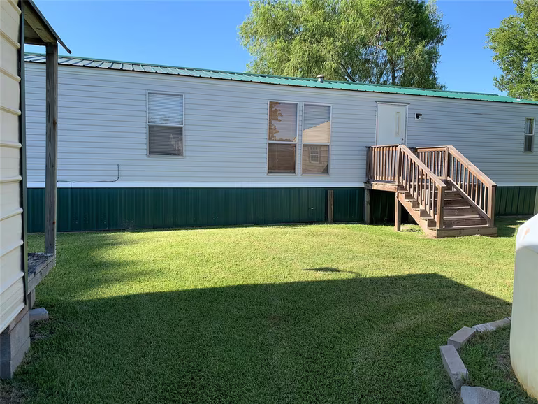 Photo 5 of 18504 Noyce Road, Crosby, TX