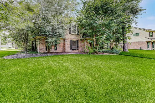 Photo 3 of 18103 Ravenfield Drive, Houston, TX