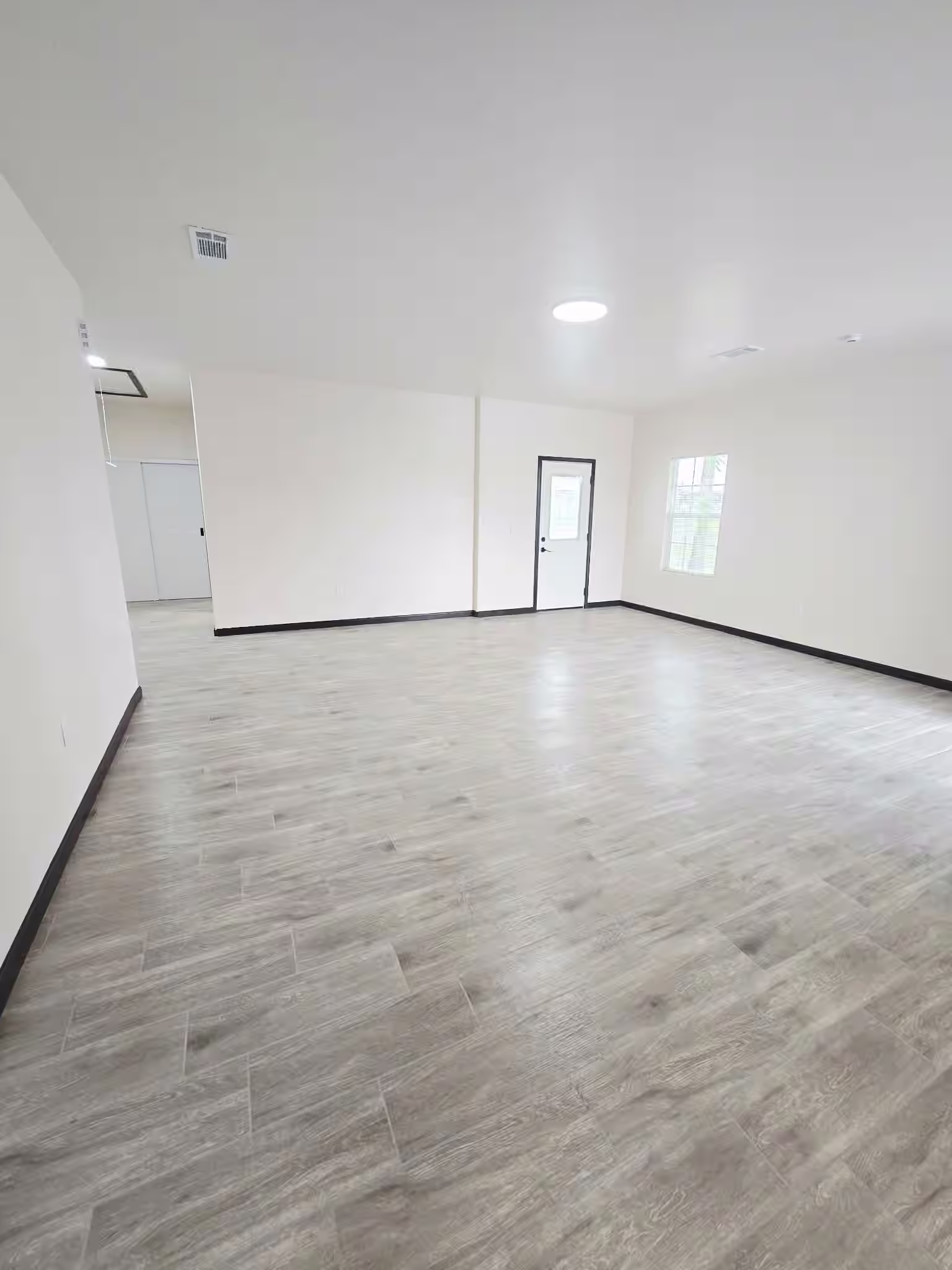 Photo 5 of 11809 Brunel Drive, Conroe, TX