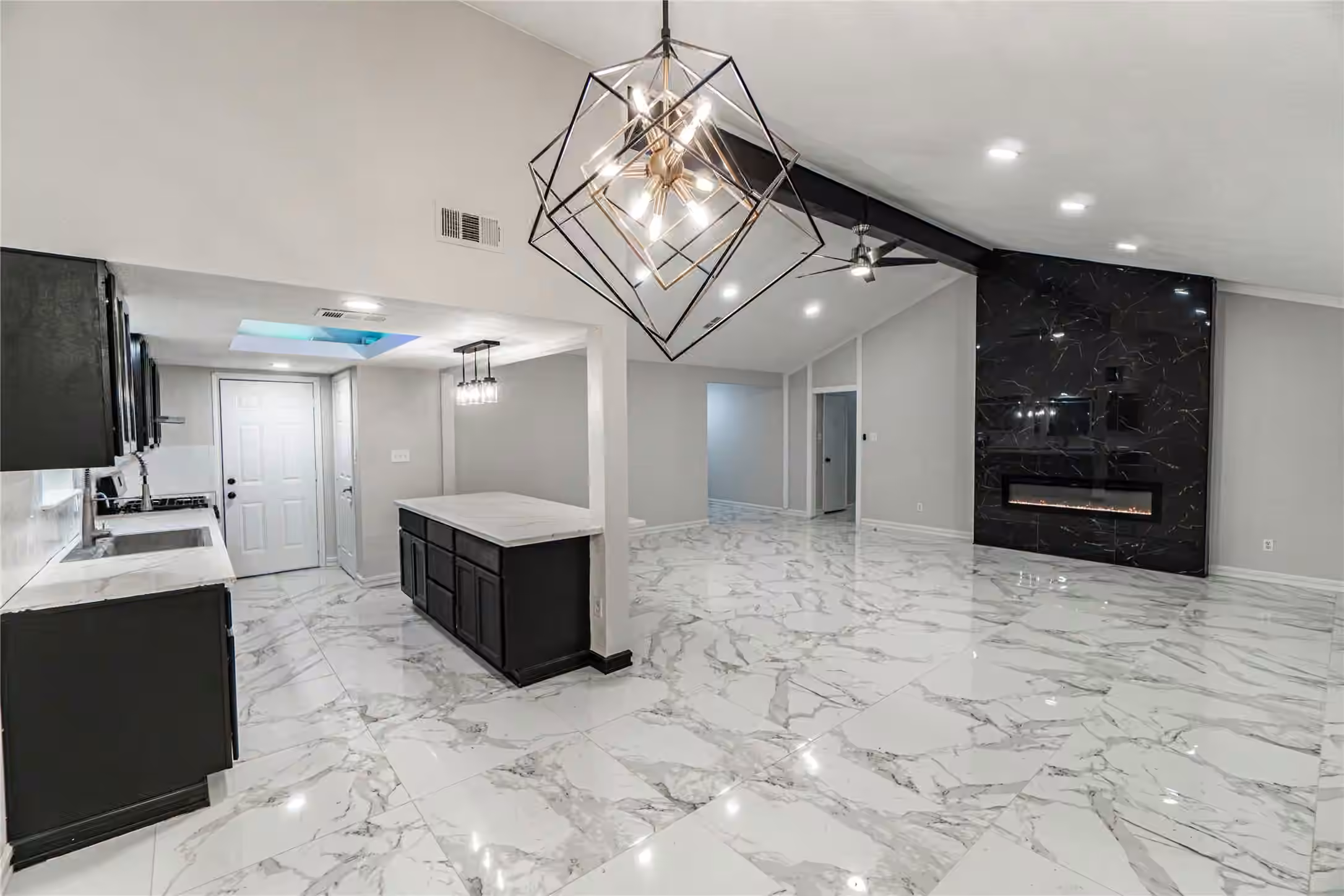 Photo 5 of 11119 Sageorchard Circle, Houston, TX