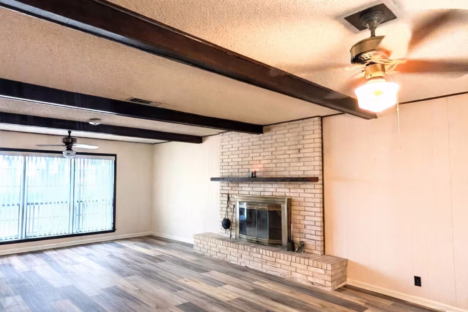 Photo 3 of 4779 Mixville Road, Sealy, TX