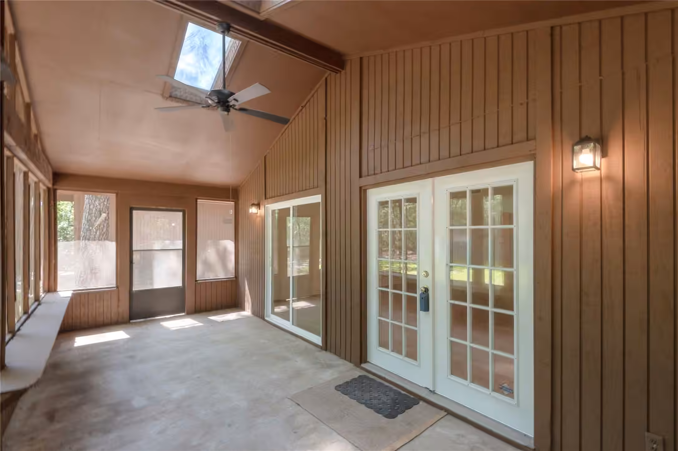 Photo 4 of 28633 Shawnee Court, Huntsville, TX