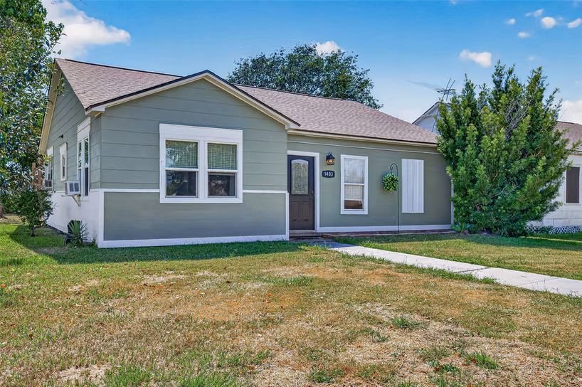 Photo of 1403 N Avenue F, Freeport, TX 77541