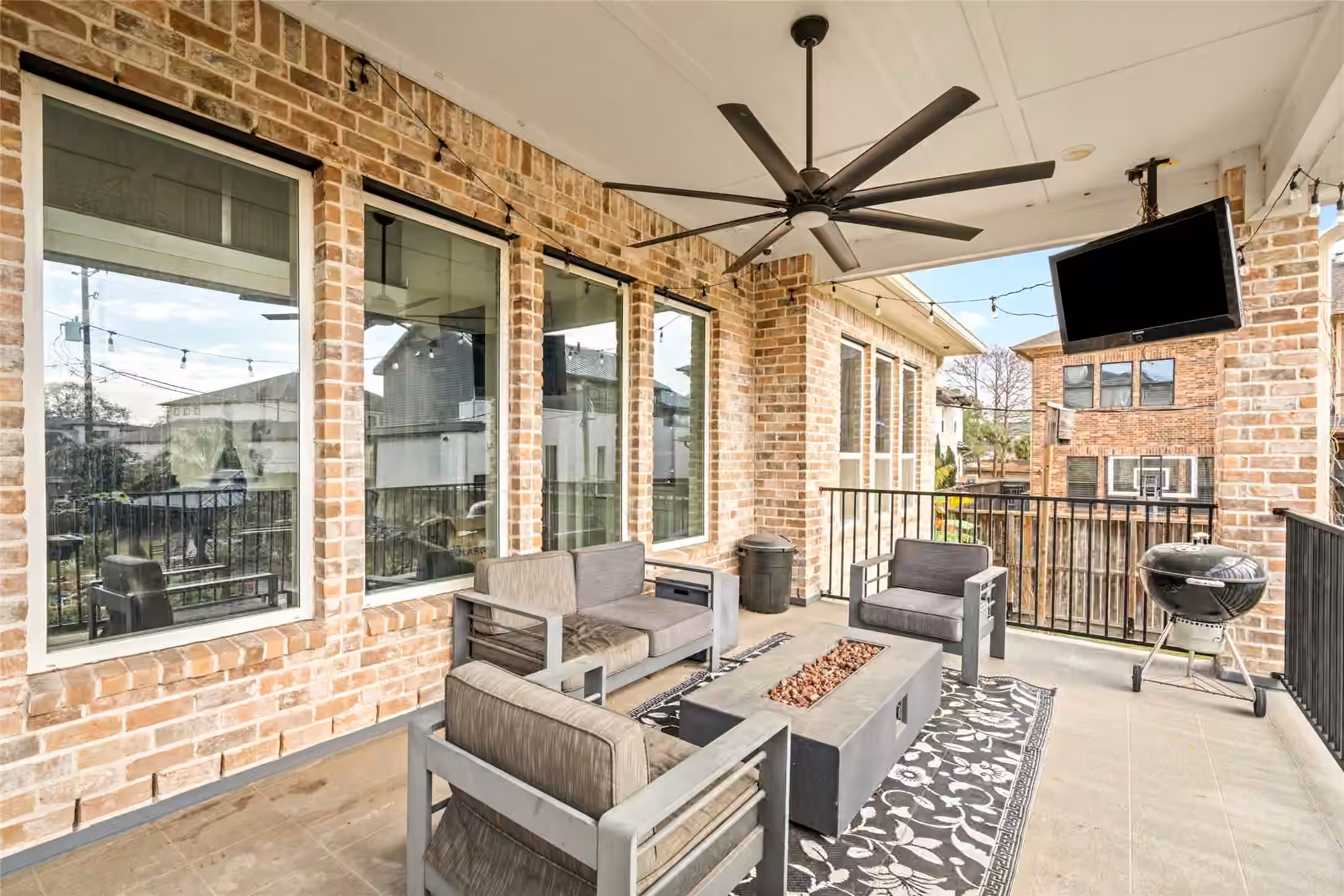 Photo 5 of 5319 Braesheather Drive, Houston, TX