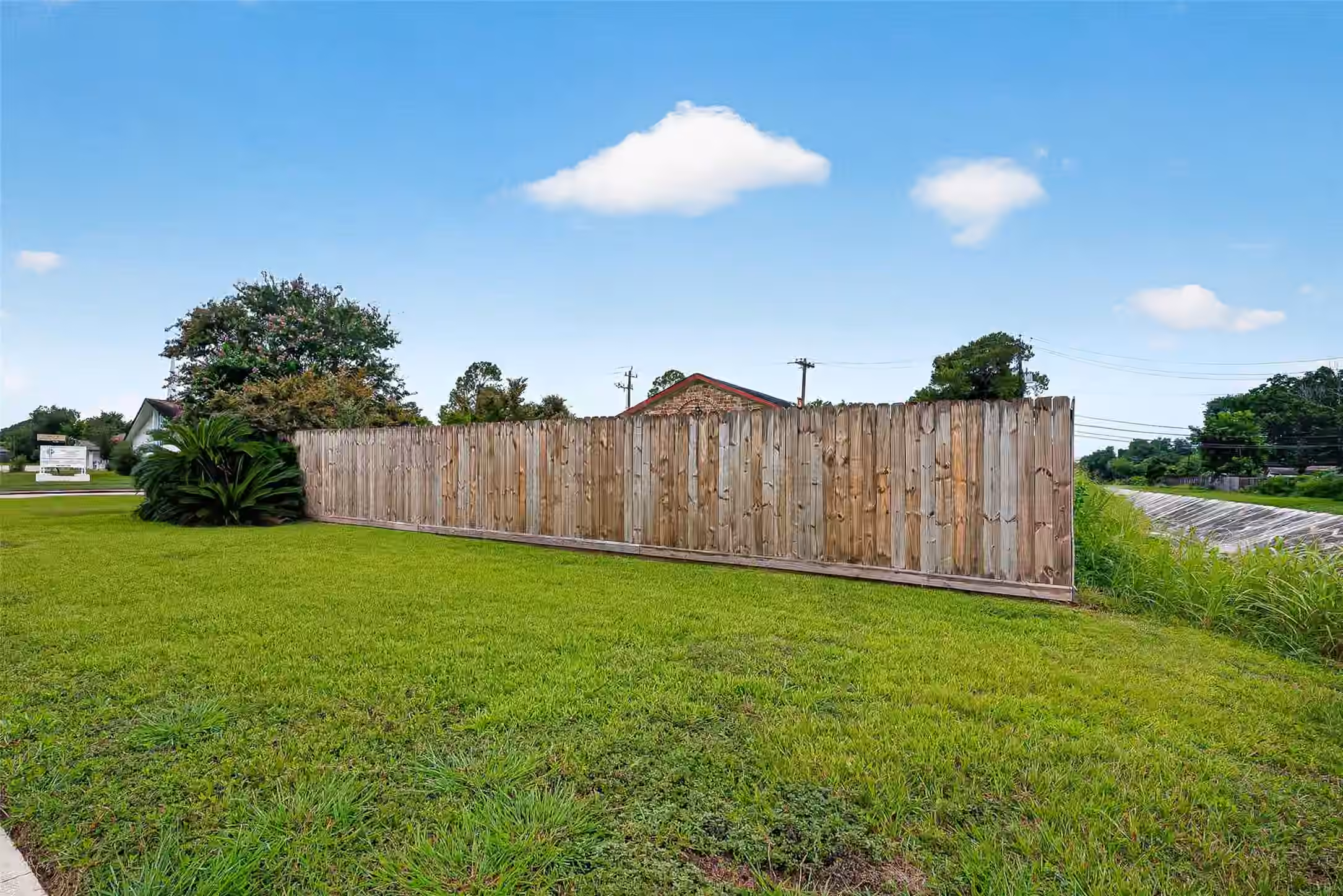 Photo 3 of 4310 Luella Avenue, Deer Park, TX