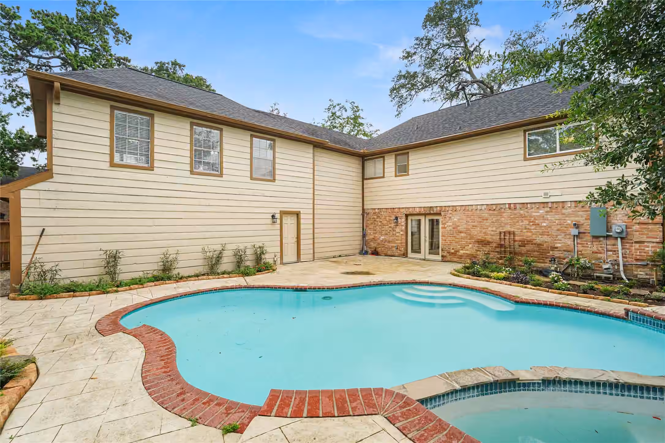 Photo 3 of 15027 Walters Road, Houston, TX