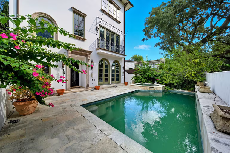 Photo 3 of 2370 Bolsover Street, Houston, TX