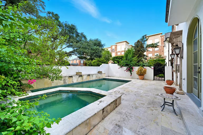 Photo 5 of 2370 Bolsover Street, Houston, TX