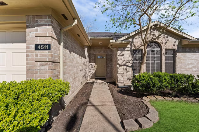 Photo 3 of 4511 Hunter Green Court, Fresno, TX