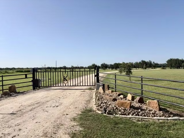 Photo 3 of 7490 Fm 2546 Road 7500, El Campo, TX