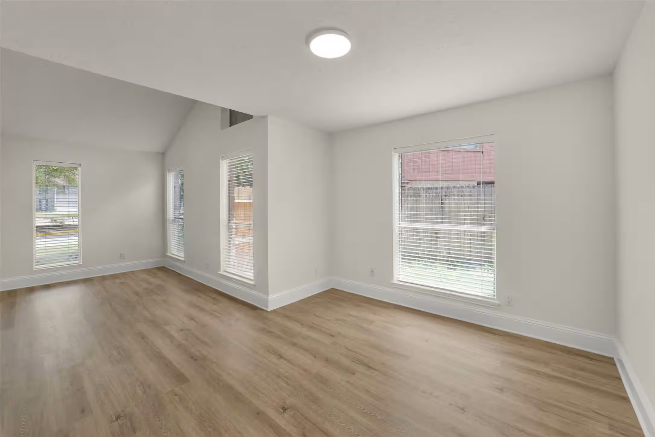 Photo 5 of 6206 Jamestown Colony Drive, Houston, TX