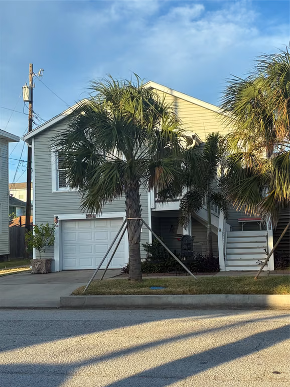 Photo 2 of 2314 33rd Street, Galveston, TX