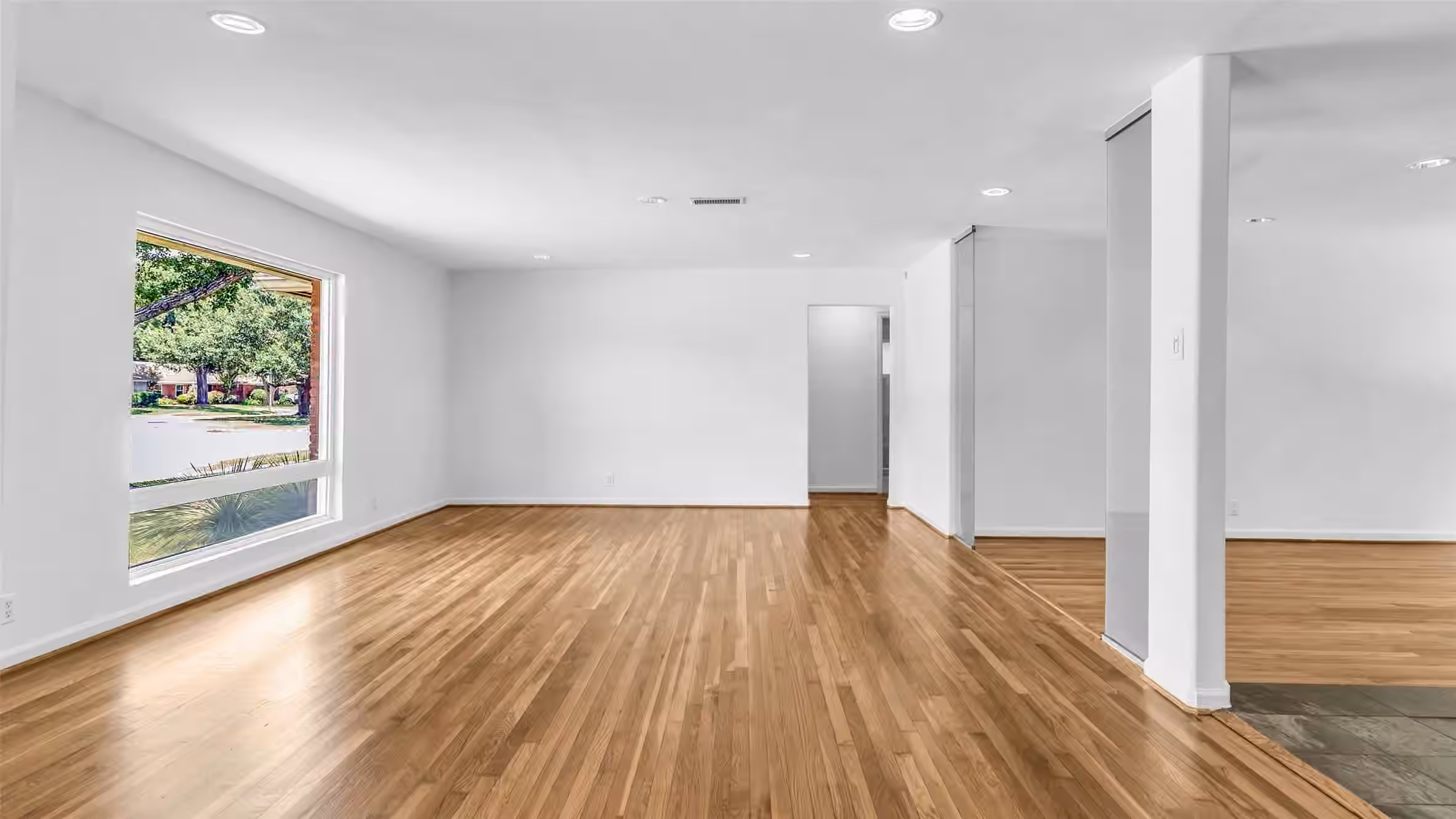 Photo 3 of 4417 Willowbend Boulevard, Houston, TX