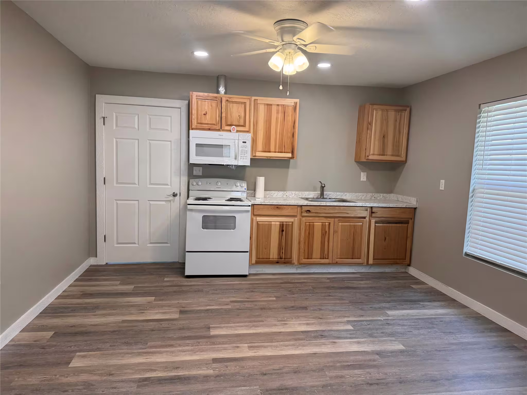 Photo 4 of 22085 Madison Street, Bedias, TX