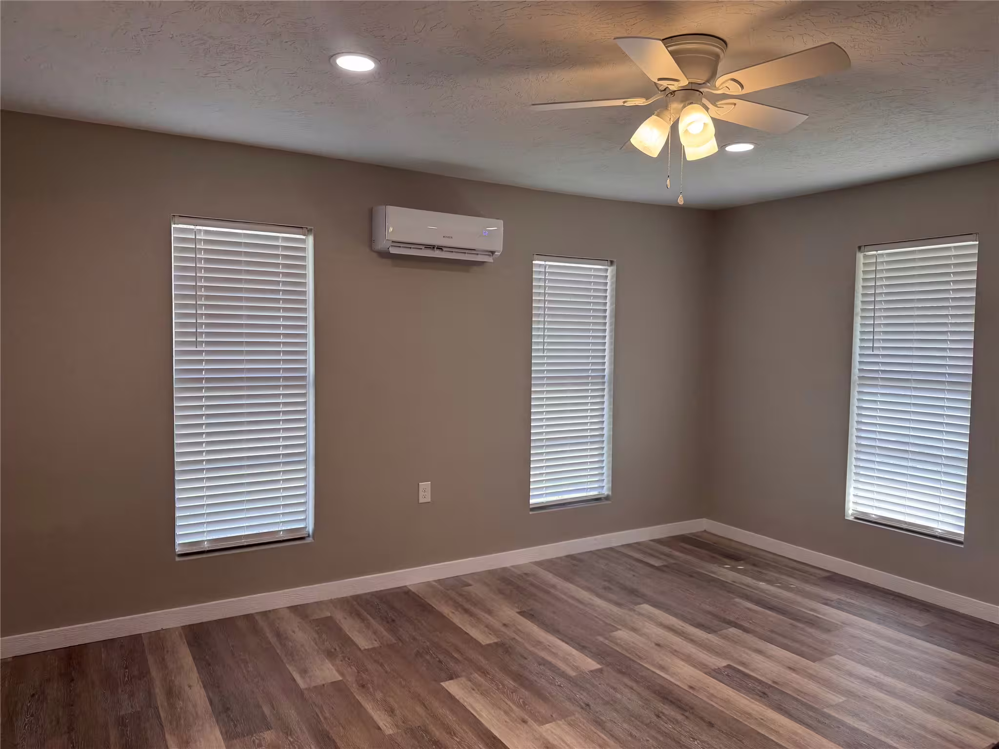 Photo 6 of 22085 Madison Street, Bedias, TX