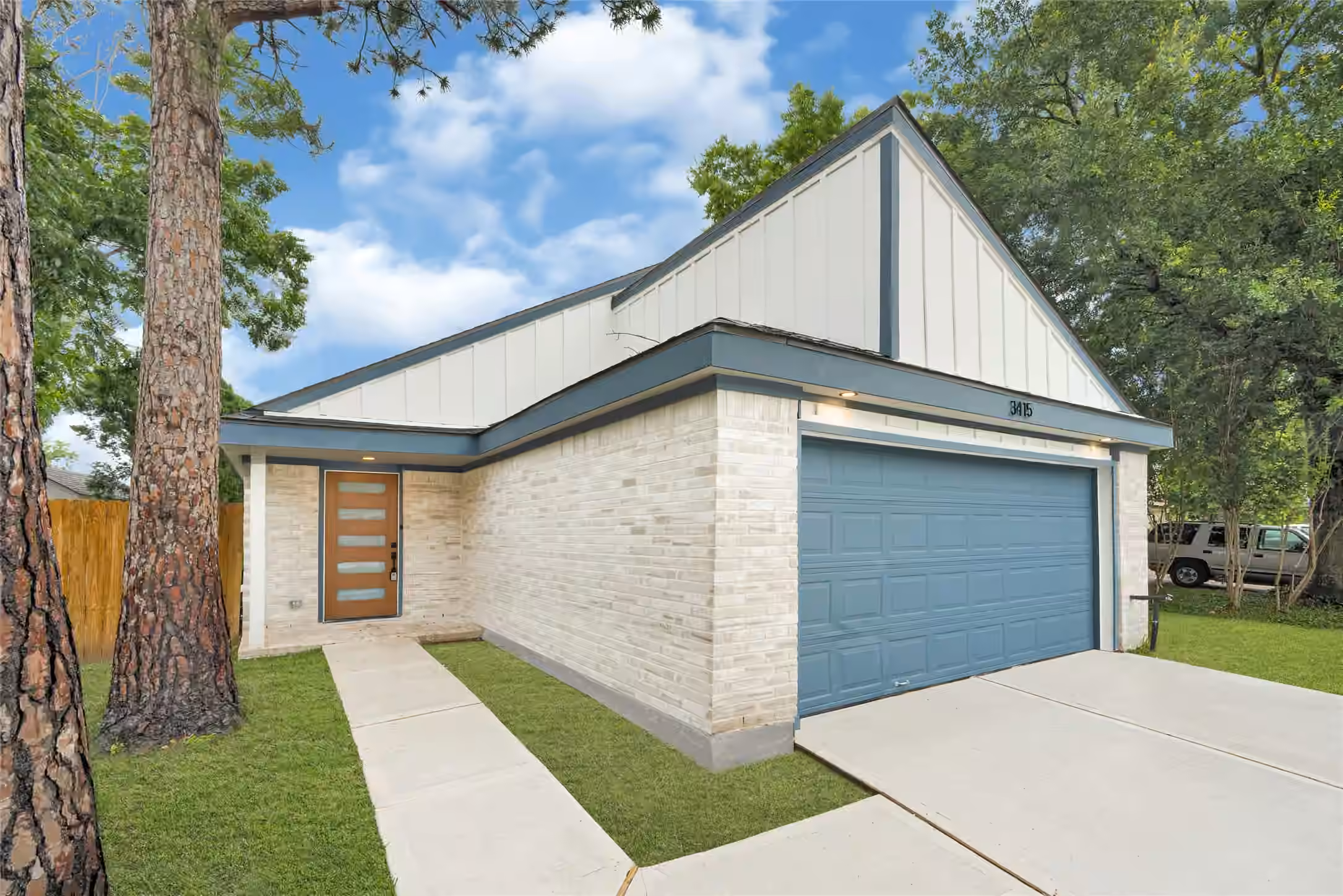 Photo 2 of 3415 Lapstone Drive, Houston, TX